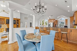 Dining - Sounds Good to Me: Private Saltwater Pool | Soundfront (Corolla)