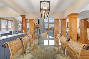 Dining - Eventide: Views of the Golf Course | Private Pool | Ensuite Bedrooms (Corolla)
