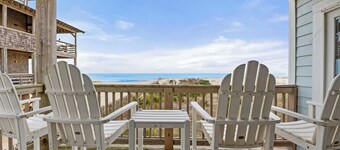 Libby's Keep: Oceanfront | Elevator