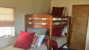 1 bedroom, bed sheets