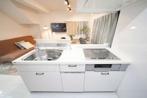 Interior - Beautiful Fully Renovated Room (中野区)