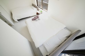 2 bedrooms, WiFi - Beautiful Fully Renovated Room (中野区)
