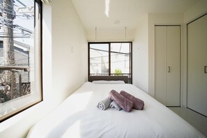 2 bedrooms, WiFi - Beautiful Fully Renovated Room (中野区)