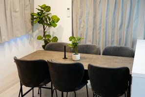 Dining - Beautiful Fully Renovated Room (中野区)