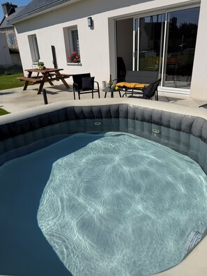 Pool - Modern mansion with garden and platio around 100m to the bay (Plouguerneau)