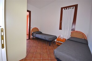 Iron/ironing board - PORTO SAN PAOLO 2 SEA VIEW 500 METERS FROM THE BEACH (Porto San Paolo)