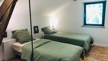 Nhà | 4 phòng ngủ, trang bị nội thất với thiết kế riêng biệt