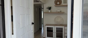 Vacation Home Cute 3 bed 1 bath with PLENTY OF PARKING. Cardinals Stadium