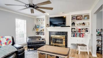 TV connectée, cheminée