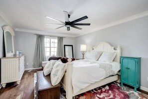 4 bedrooms, WiFi, bed sheets