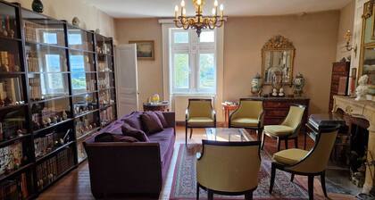 Apartment in a castle 15 minutes from St Etienne and less than 1 h from Lyon