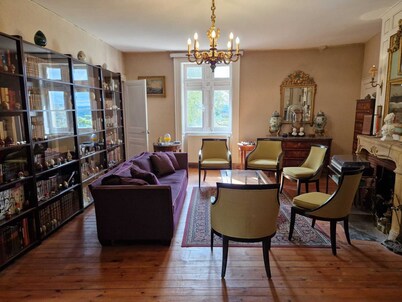 Apartment in a castle 15 minutes from St Etienne and less than 1 h from Lyon