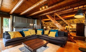 Living area - Holiday Home in Aneran Near Peyragudes (Cazaux-Frechet-Aneran-Camors)