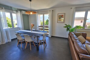 Interior - House in the Grésivaudan valley, close to the ski slopes (Saint-Nazaire-les-Eymes)
