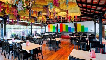 House | Dining