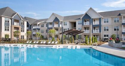 Moderno Kitchen 3BR BSMT PrivateBack Entry