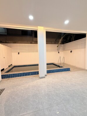 Outdoor pool - Velora Jomtien Residence (Pattaya)