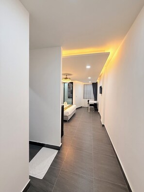 Grand Double Room | Premium bedding, desk, laptop workspace, free WiFi - Velora Jomtien Residence (Pattaya)