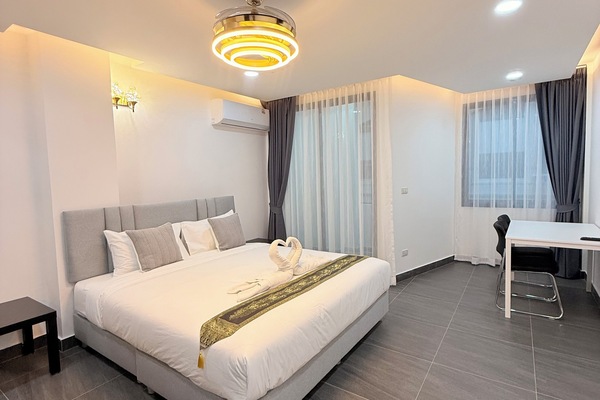 Grand Double Room | Premium bedding, desk, laptop workspace, free WiFi
