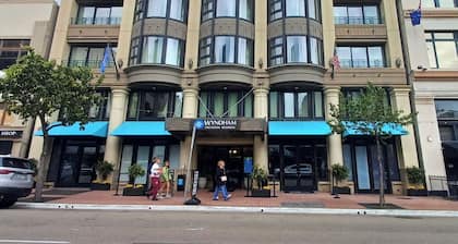 Club Wyndham Harbor Lights - Downtown San Diego