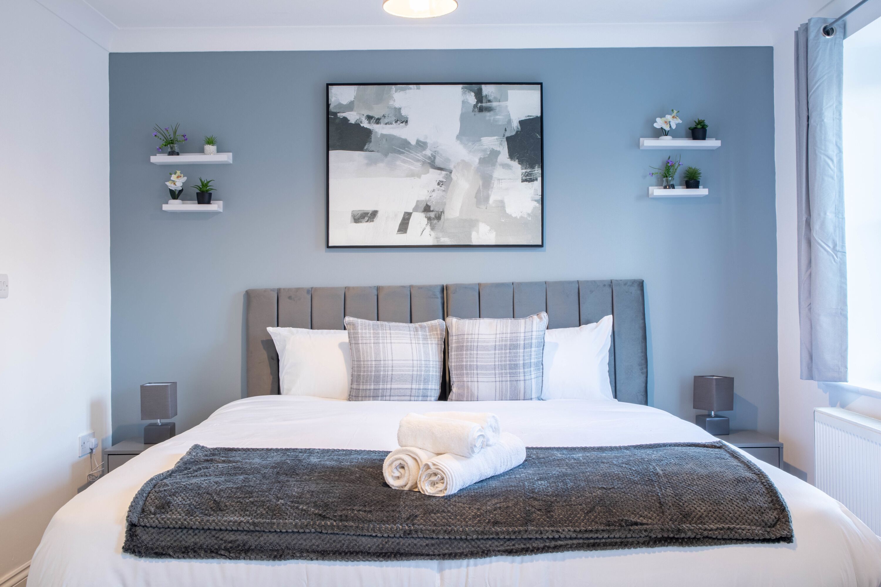 Skrivebord og wi-fi (inkludert)