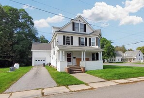 House | Exterior - Keepsake Inn - Where Memories are Made (Colebrook)