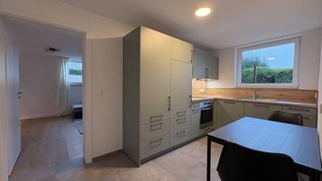 Mikrowelle, Ofen, Herdplatte, Geschirrspüler