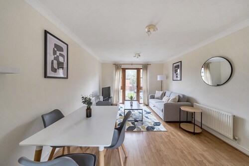 Oxford 2 Bed Apartment inc. Parking & Balcony - Pass the Keys