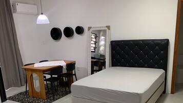 Loft | Cortinas blackout, ferros/tábuas de passar roupa, Wi-Fi de cortesia