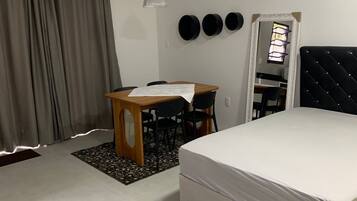 Loft | Cortinas blackout, ferros/tábuas de passar roupa, Wi-Fi de cortesia