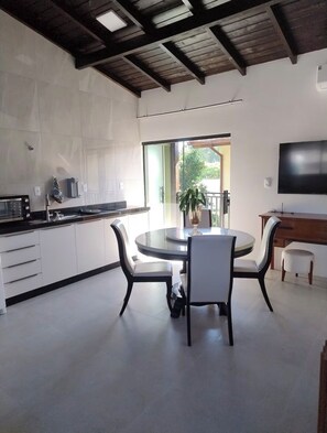 Comfort Apartment, Lanai | Dining - Noemi Olga Cardoso  (Palhoça)