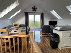 Dining - Sunnyridge Cottage a modern 3 bedroom dog friendly home close to the beach (Padstow)