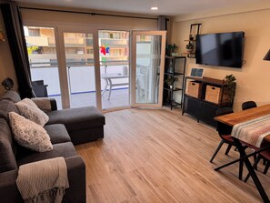 Smart TV - Casa Márquez - Beach apartment in the Golden Coast (Salou)