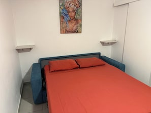 1 bedroom, iron/ironing board, WiFi, bed sheets - Studioterracotta (Sainte-Anne)