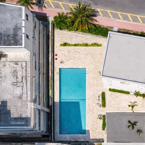 Outdoor pool - Relaxn Miami Beach Studio Close 2d Beach (Miami Beach)