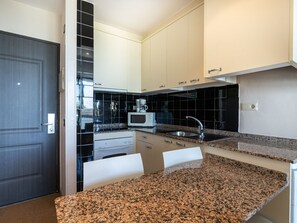 Fridge, microwave, oven, cookware/dishes/utensils - "Standard" mit Schwimmbad by Interhome (Platja d'Aro)