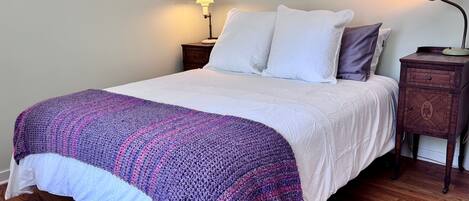 2 bedrooms, desk, free WiFi, bed sheets