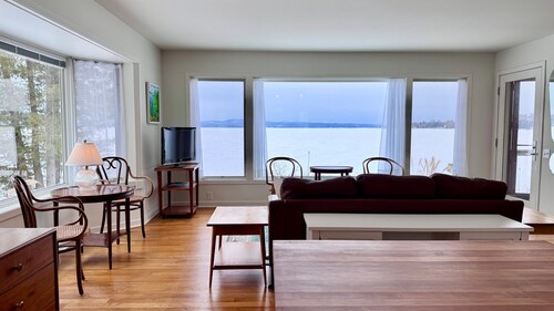 Leelanau Lakeshore Lodge 400’ Private Shoreline