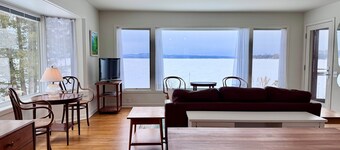 Leelanau Lakeshore Lodge 400’ Private Shoreline