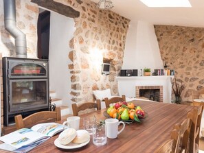 Dining - berghütte in meeresnähe, ideal für ausflüge in d by Interhome (Fornalutx)