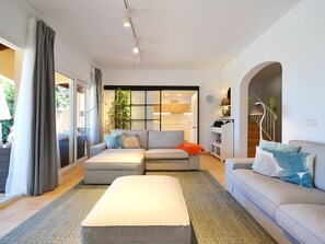 Living area - Vacation home Embat by Interhome (Betlem)