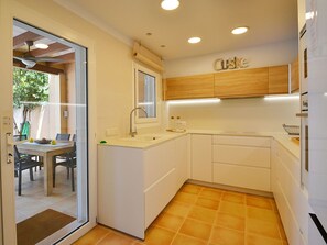 Fridge, microwave, oven, dishwasher - Vacation home Embat by Interhome (Betlem)