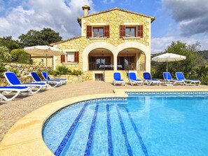 Pool - Schönes Landhaus mit Panoramablick auf die Berge by Interhome (Campanet)