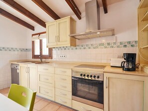 Private kitchen - Restauriertes Landhaus in Búger by Interhome (Búger)