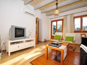 Fireplace - Gemütliches Häuschen S04MLL by Interhome (Búger)