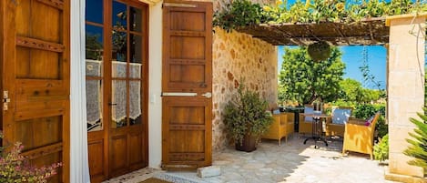 屋外ダイニングエリア