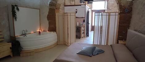 1 bedroom, internet, bed sheets