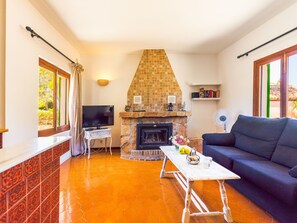 Living area - Villa S'Aguila, Es Cap Des Moro, Santanyí, 4 pax by Interhome (Santanyí)