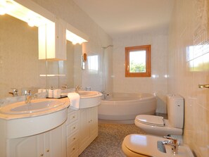 Towels - Wunderschön restauriertes Landhaus by Interhome (Son Sardina)