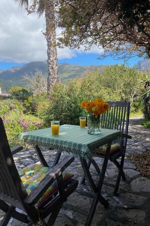 Outdoor dining - Las Tortugas by Interhome (El Paso)